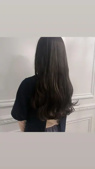 ロング 岡多 麗奈のヘアスタイル