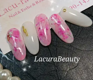 ネイル 小顔と腸の専門店 ラクーラビューティーのエステ・リラクイメージ