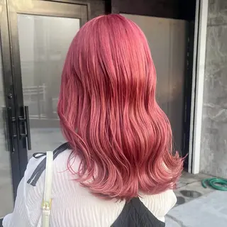 ミディアム カラー 伊藤 玲衣のヘアスタイル