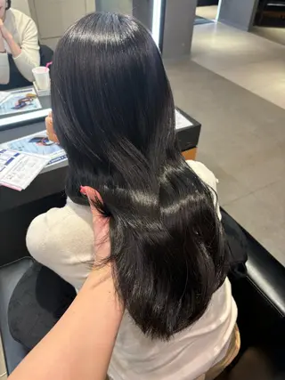 ロング KAREN(ému) 伏見/カットモデルのヘアスタイル
