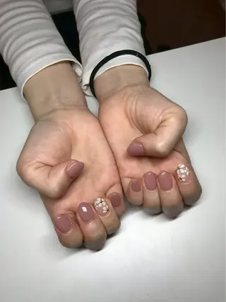 ネイル アトリエハーロウ sakuraのネイルデザイン