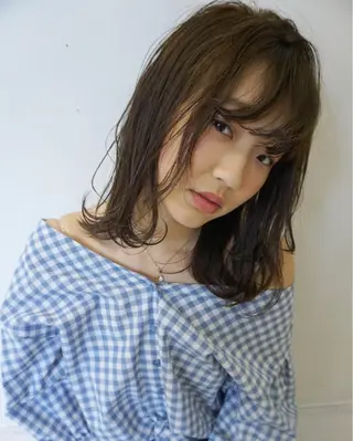 セミロング 柔らかな縮毛矯正 透明感カラー💫のヘアスタイル