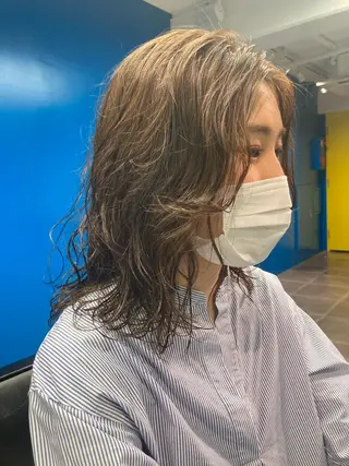 セミロング パーマ 佐伯 和佳のヘアスタイル