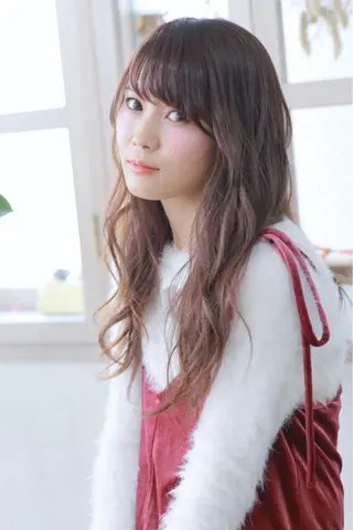 ロング カラー パーマ ヘアアレンジ 推し活専用 【派手髪】飯野ゆかりのヘアスタイル
