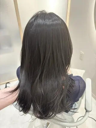 ミディアム カラー ami .のヘアスタイル
