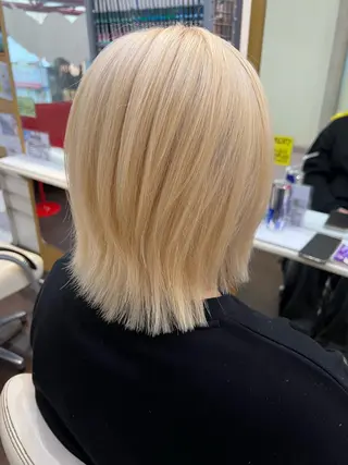 ショート カラー まさき✂︎ /ブリーチカラーのヘアスタイル