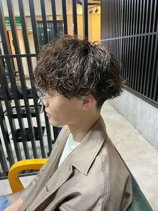 パーマ メンズ 勝毛 広貴のヘアスタイル