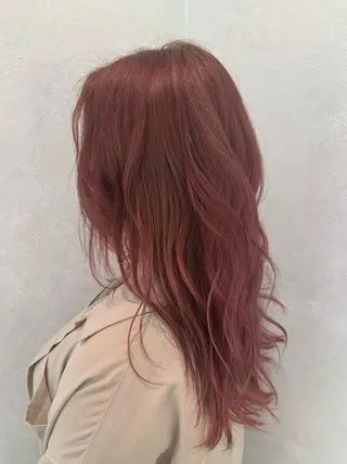 ロング カラー パーマ ハイトーンカラー🤍 山下 優華のヘアスタイル