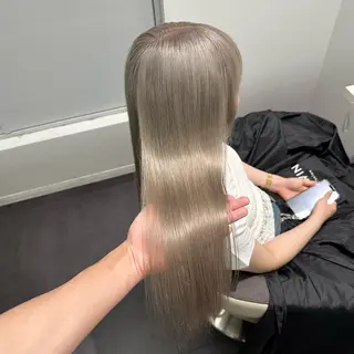 ミディアム カラー 💫艶ハイトーン×髪 質改善💫リュウトのヘアスタイル