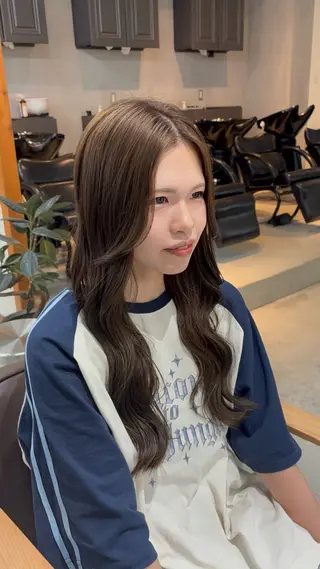ロング カラー オカベ ショウマのヘアスタイル