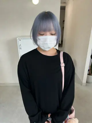 ショート カラー 長山 茉白のヘアスタイル