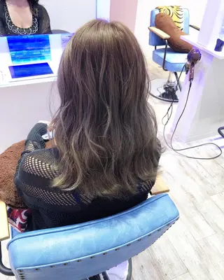セミロング カラー 白井 つづりのヘアスタイル