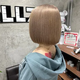 ショート ホワイトブロンド RIKUTOのヘアスタイル