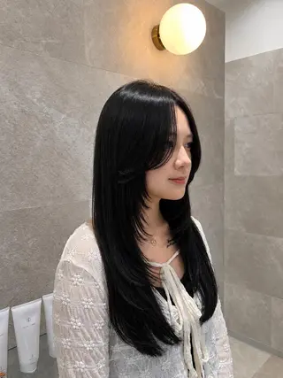 ロング 韓国ヘアケアブリーチ 莉奈のヘアスタイル