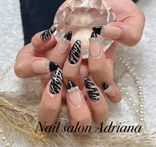 ネイル ADRIANA 大久保駅前徒歩2分のネイルデザイン