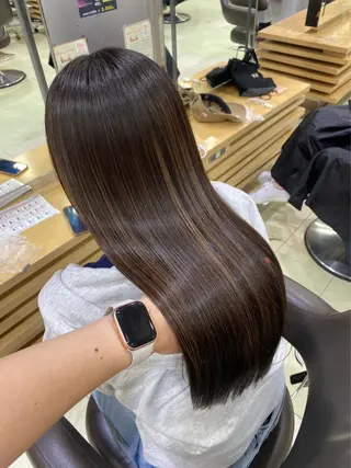 ロング 今出 咲紘のヘアスタイル