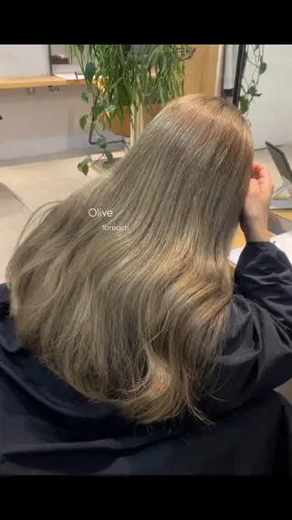 カラー miyu /色素薄め Oliveのヘアスタイル