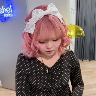 ミディアム カラー ヒマリ/ ベージュ/ハイトーンのヘアスタイル