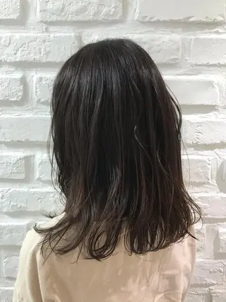 セミロング カラー 【暖色カラー特化】 中山由梨のヘアスタイル