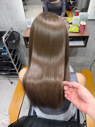 ロング カラー ミルクティー& レイヤーRIKUTOのヘアスタイル