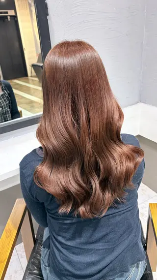 カラー ハイトーン GiseL AIRIのヘアスタイル