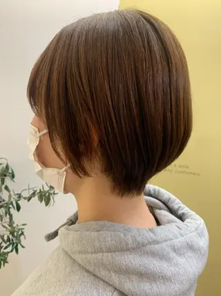 ショート カラー hubhair レイヤー/透明感のヘアスタイル