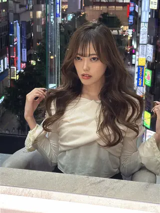 ロング オオタ レイジュのヘアスタイル