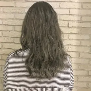 ロング カラー 大平 美沙のヘアスタイル