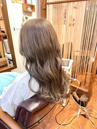 ロング カラー ヘアアレンジ 中津川 愛恵のヘアスタイル