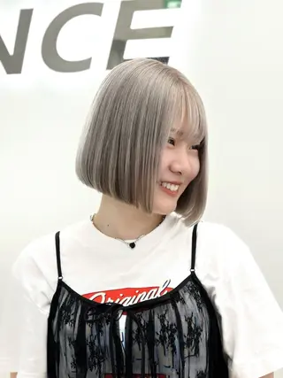 ショート カラー ヘアアレンジ 縮毛矯正🤍 ボブ/ HIKARIのヘアスタイル