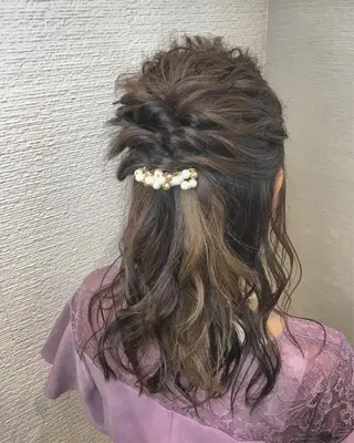 セミロング ヘアアレンジ 白髪ぼかしハイライト 茗荷谷駅徒歩2分のヘアスタイル
