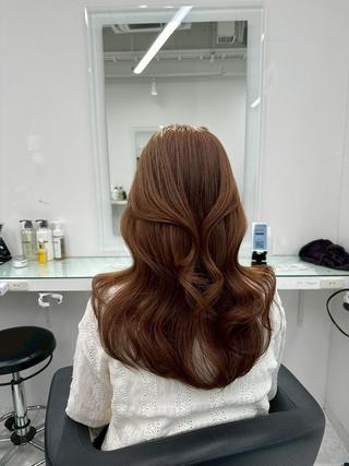 カラー 中×韓mix🥀秋色 ワンホンヘア🤍のヘアスタイル