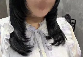 セミロング 佐藤 璃咲のヘアスタイル
