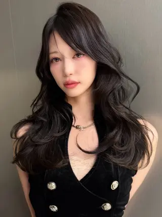 ロング カラー 暗髪、透明感 レイヤー指名No.1のヘアスタイル
