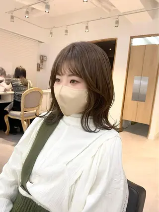 ミディアム カラー パーマ ヘアアレンジ メンズ キッズ ネイル マツエク・マツパ アイブロウ 似合せレイヤー／ 柔らか透明感カラーのヘアスタイル
