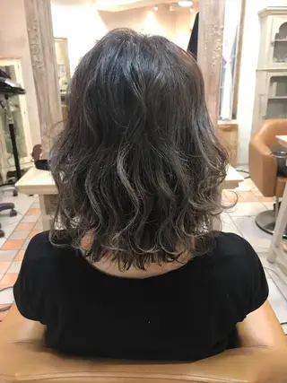 ミディアム a r i s aのヘアスタイル