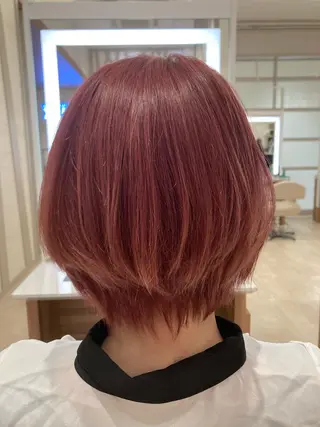 ショート カラー 友利 眞帆のヘアスタイル