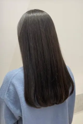 ロング カラー 佐藤 睦月のヘアスタイル