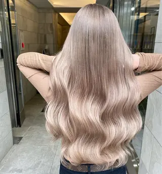 ロング カラー ブリーチ 透明感HIDEのヘアスタイル