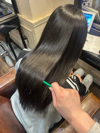 ロング 山尾 涼華のヘアスタイル