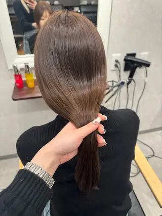 カラー 🩵艶ストレート／ 銀座／mayu🩵のヘアスタイル
