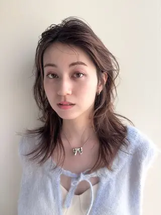 セミロング 湯浅 あや果のヘアスタイル