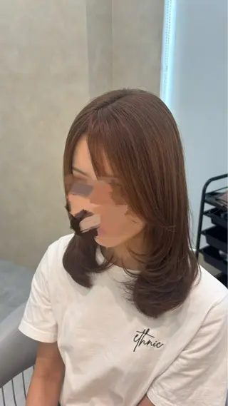 カラー 富永 愛梨のヘアスタイル