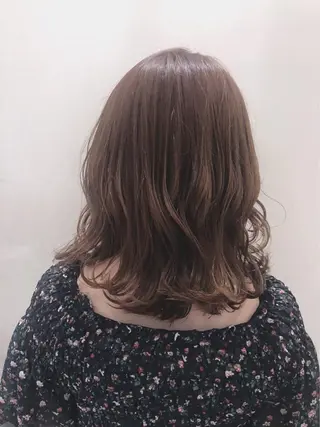 カラー ミヤワキ モモコのヘアスタイル