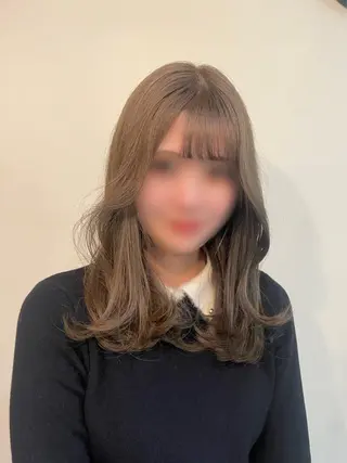 セミロング カラー ウルフカット レイヤーカットのヘアスタイル