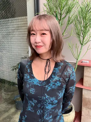 ミディアム カラー HIBIKI / 透明感カラーのヘアスタイル
