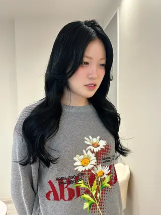 ロング NAKAHARA TSUKUSHIのヘアスタイル