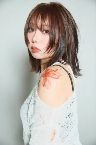 ミディアム カラー 🤍BLEN 窓🤍のヘアスタイル