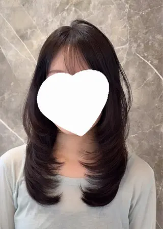 セミロング レイヤー透明感カラー ブリーチ🎀オトハのヘアスタイル
