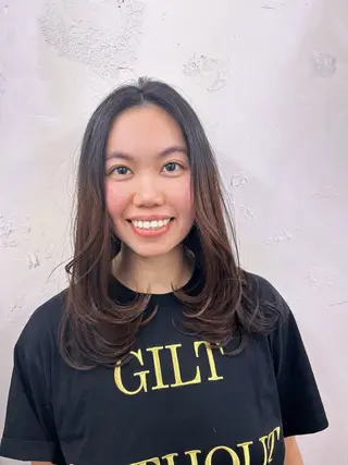 セミロング カラー ワンホンレイヤー エクステづまのヘアスタイル